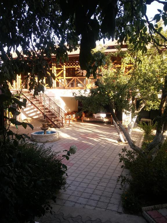 Guest House Albatros Cholpon-Ata Bagian luar foto
