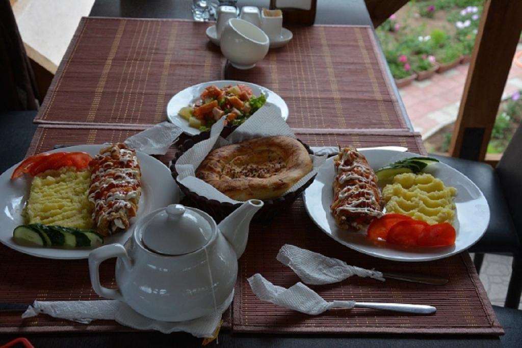 Guest House Albatros Cholpon-Ata Bagian luar foto